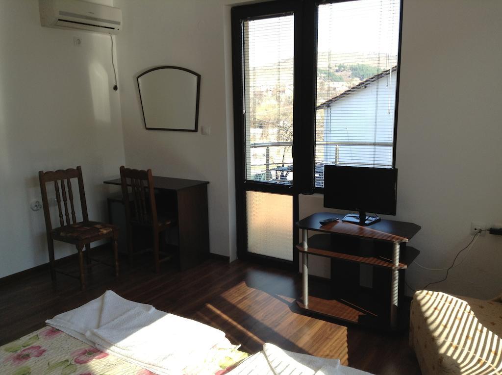 Guest House Luchi Varsec Kültér fotó